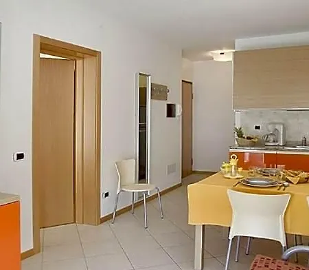 Great Three For 6 Guests Hotel