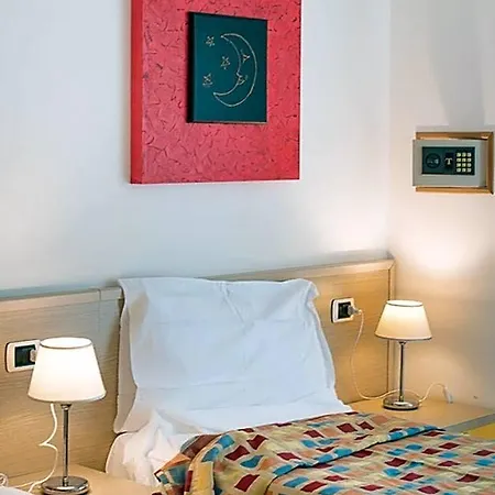 Hotel Great Three For 6 Guests